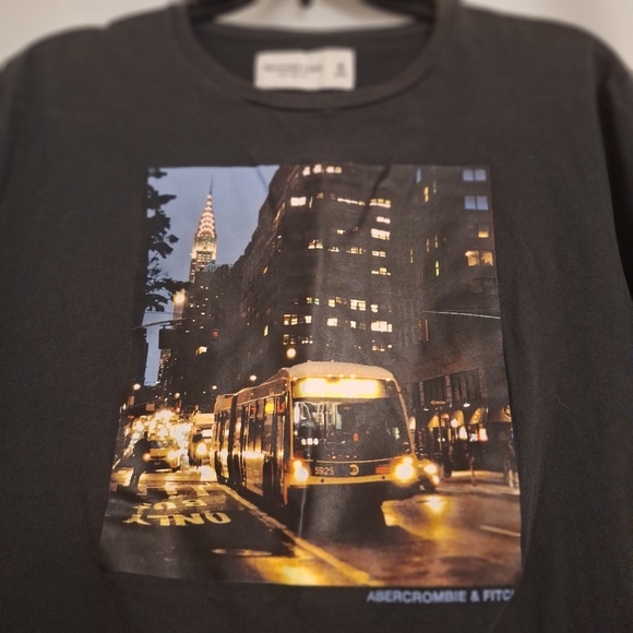 Abercrombie & Fitch graphic NYC soft tee size Medium - Picture 4 of 8